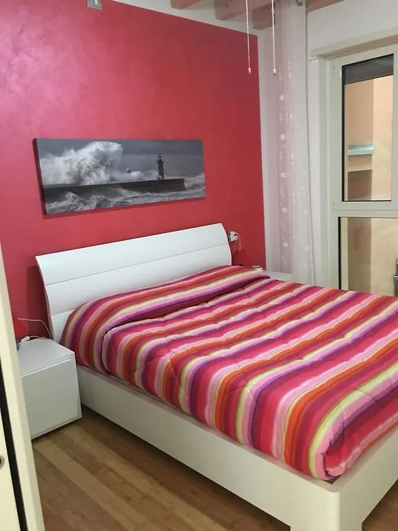 Villa Savonaamare 0*, Savona